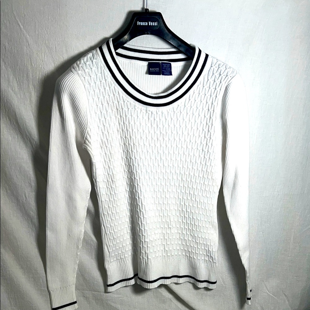White Basic Editions Knit Sweater with Blue Trim - Large